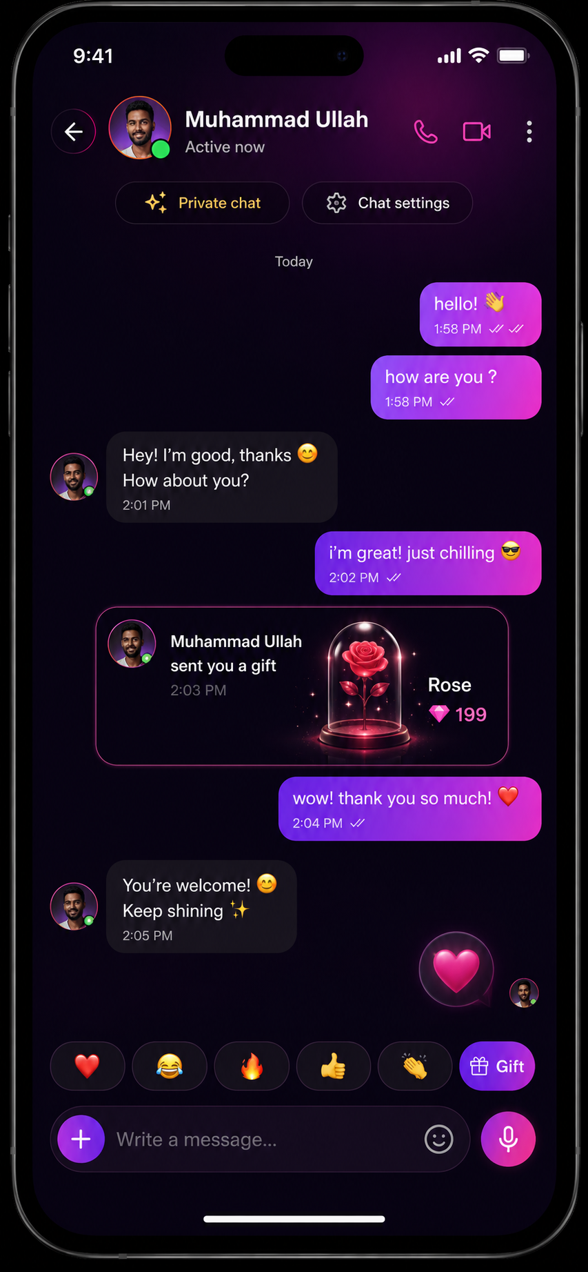 Schermata di messaggistica di Pitch Live con fumetti di chat sfumati
